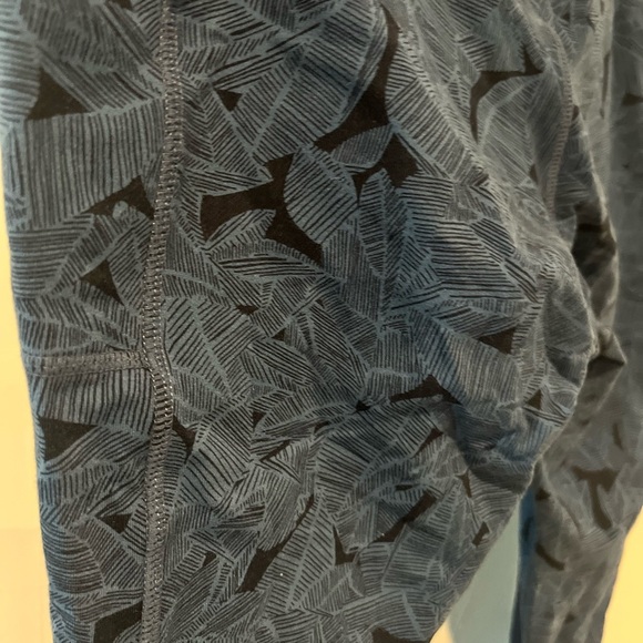 Athleta Blue Patterned Leggings (C044) - Picture 3 of 6